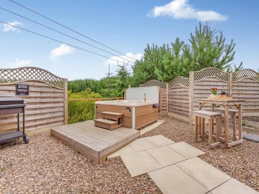Lochinvar - Clydesdale Log Cabin With Hot Tub Airdrie Esterno foto