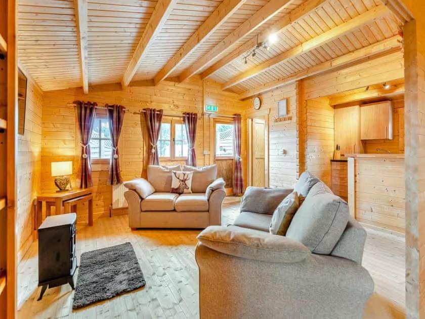 Lochinvar - Clydesdale Log Cabin With Hot Tub Airdrie Esterno foto