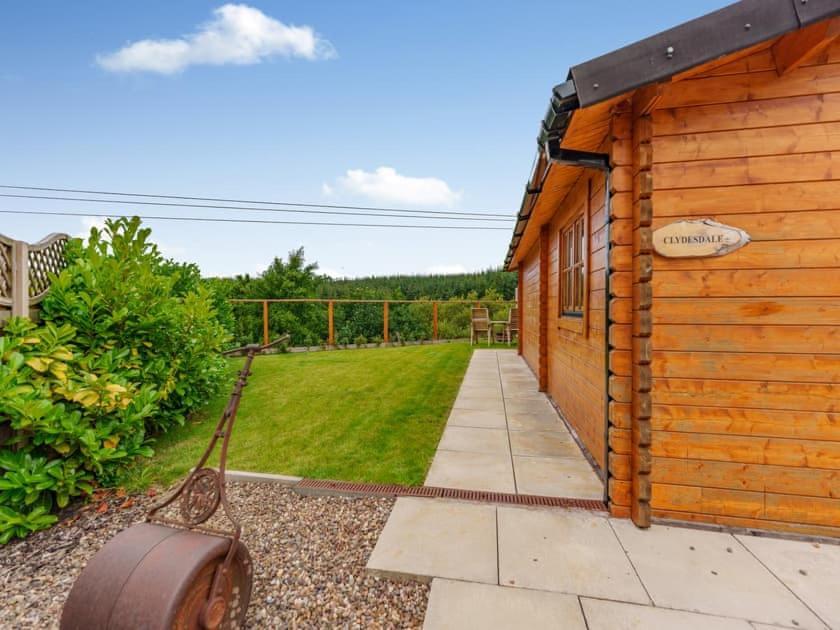 Lochinvar - Clydesdale Log Cabin With Hot Tub Airdrie Esterno foto