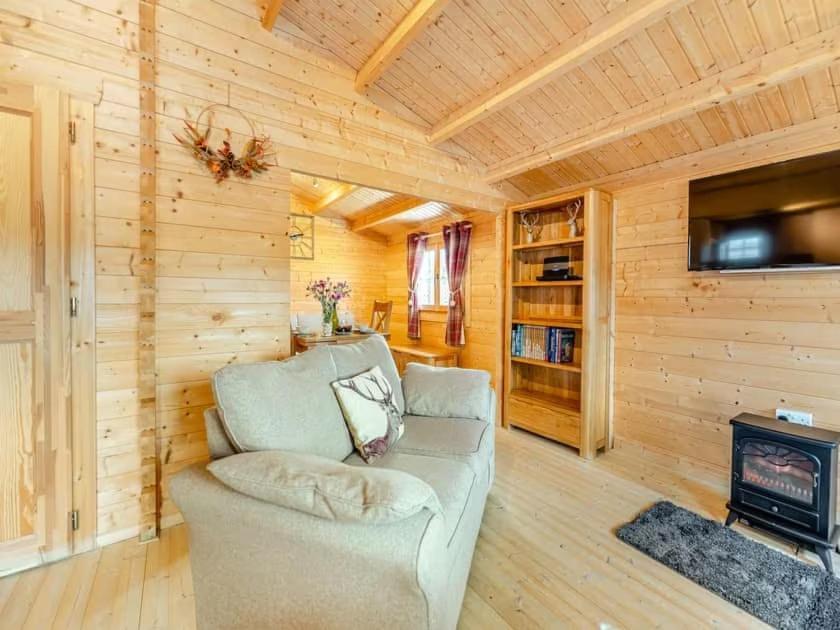 Lochinvar - Clydesdale Log Cabin With Hot Tub Airdrie Esterno foto
